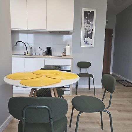 ביאליסטוק Urban Jungle - Grey Apartment מראה חיצוני תמונה